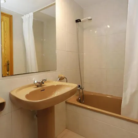 Apartment At042 Els Pins, Primera Linea De La Playa, Con Piscina *