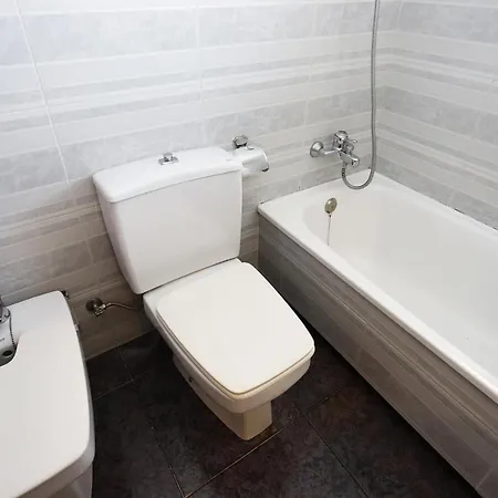 Apartment At042 Els Pins, Primera Linea De La Playa, Con Piscina Torredembarra